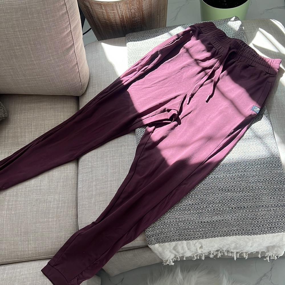 Gymshark Aura Joggers in Berry Red